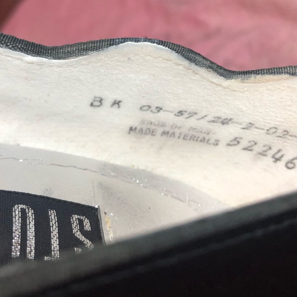 Black scalloped edge 2” pump women heel shoes clothes - Picture 9 of 10